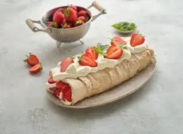 Rolled Pavlova with Strawberries and Cream