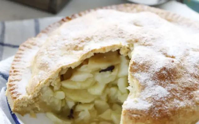 Apple Tart with Custard