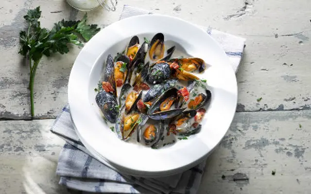 Cider Braised Mussels with Bacon and Crème Fraîche