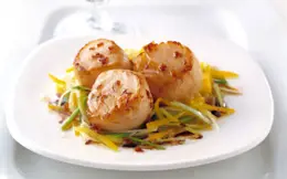 Seared Scallops with Garlic, Lemon And Parsley