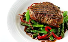 Steak with Grilled Vegetables
