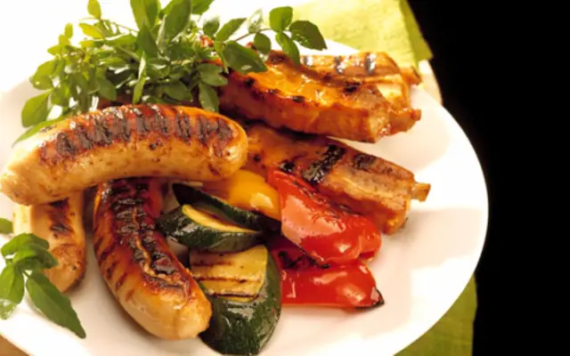 Barbecued Jumbo Sausages with Tomato Relish