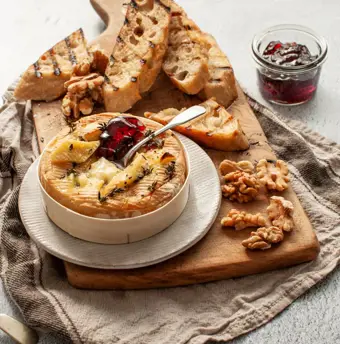 Baked Cheese with Garlic Bread